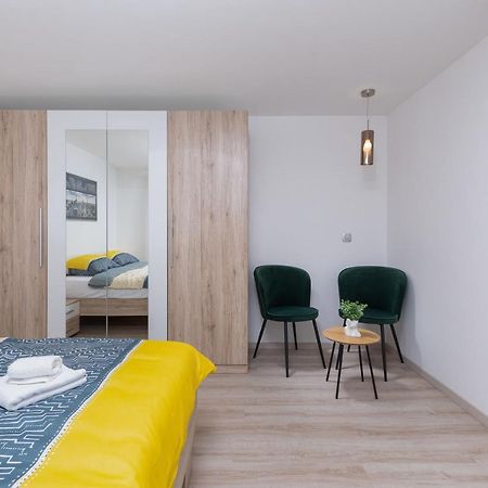Apartment Ena Near Pula Amphitheater Exterior photo