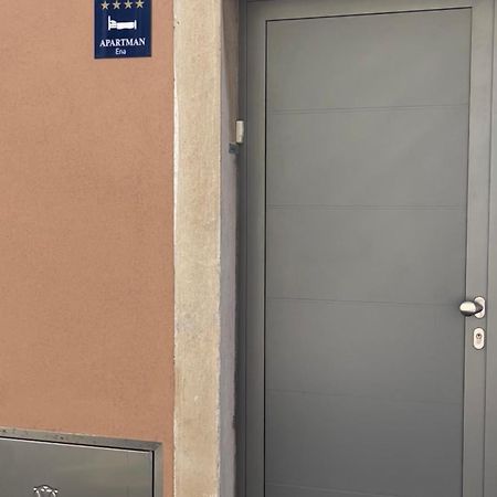 Apartment Ena Near Pula Amphitheater Exterior photo
