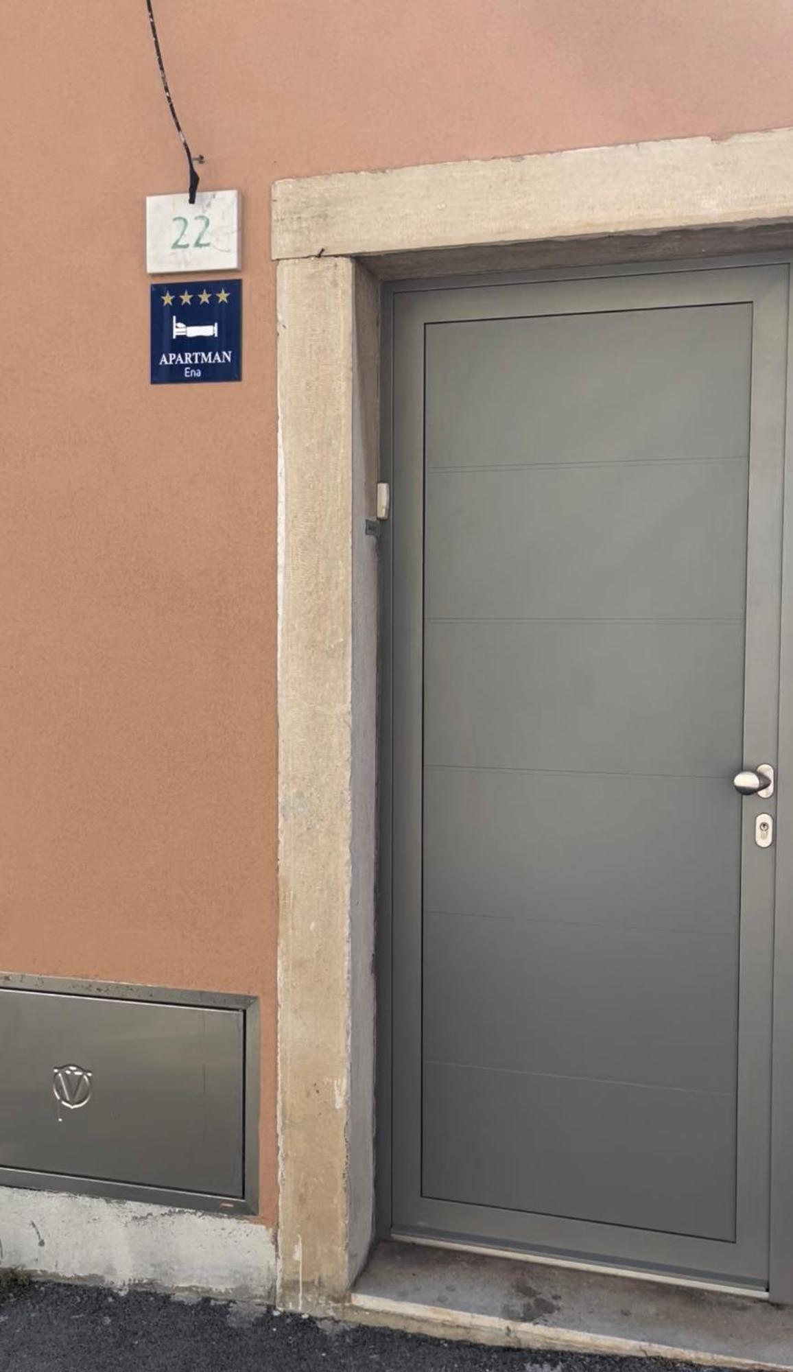 Apartment Ena Near Pula Amphitheater Exterior photo